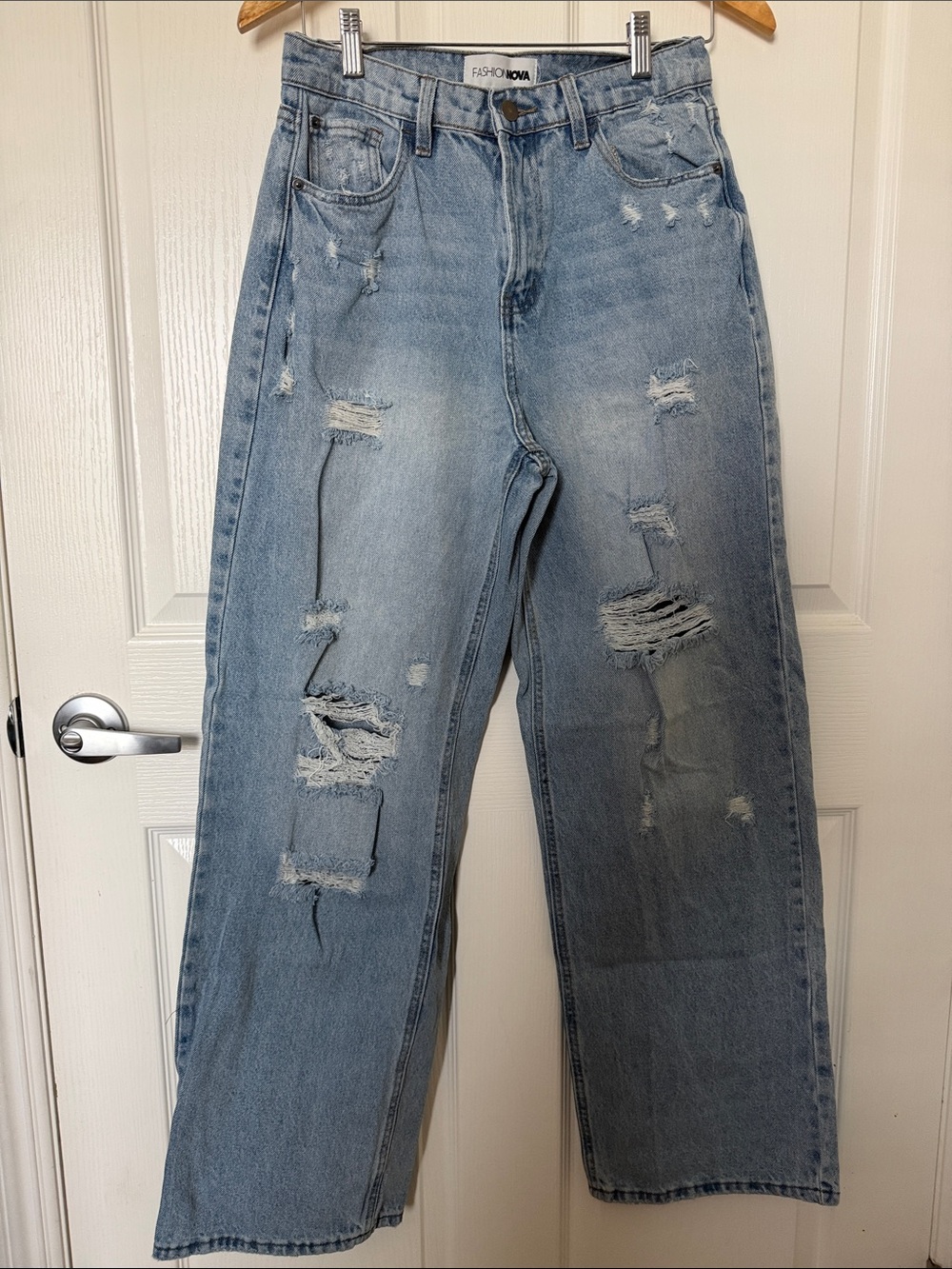 Fashion Nova Distressed high waisted Jeans